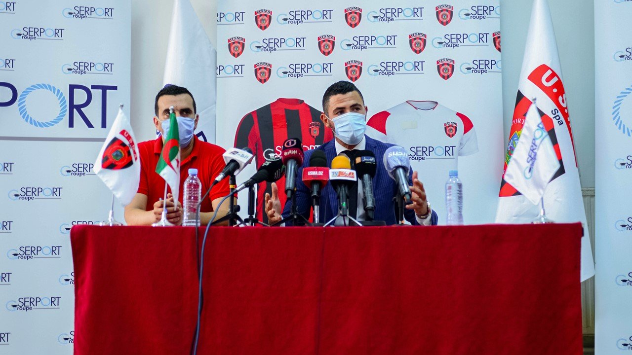 وصول اللاعبين والطاقم الفني لـ 