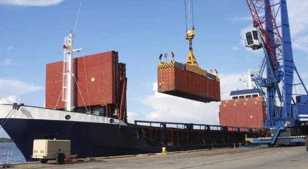 العودة إلى نظام الرخص في التجارة الخارجية 