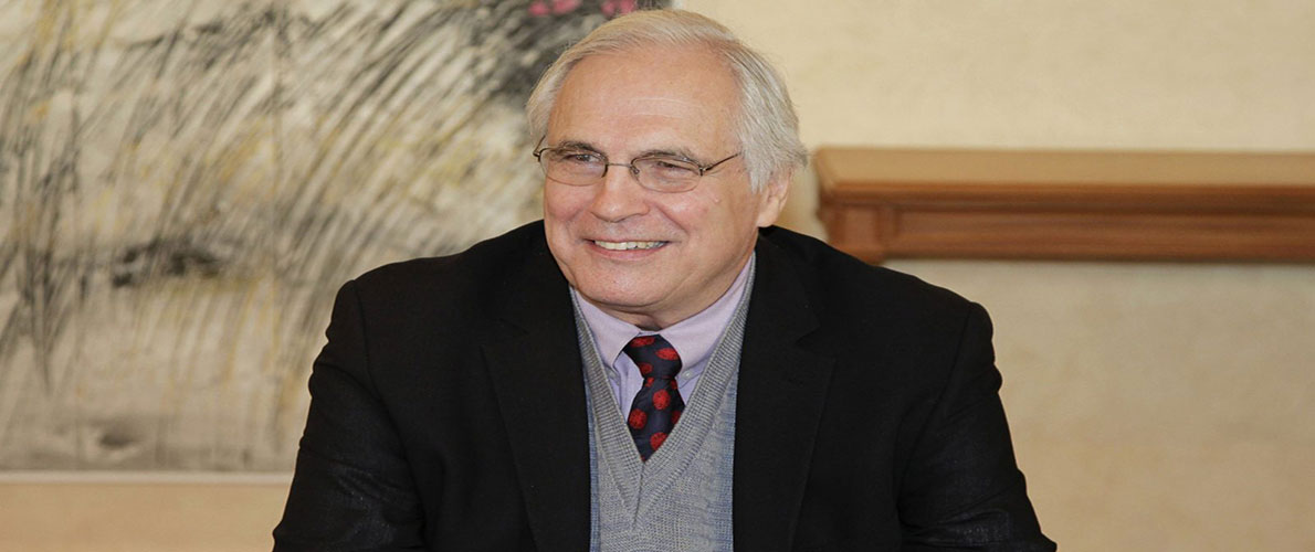 كريستوفر روس يبعث رسالة تعزية لعائلة إيدير