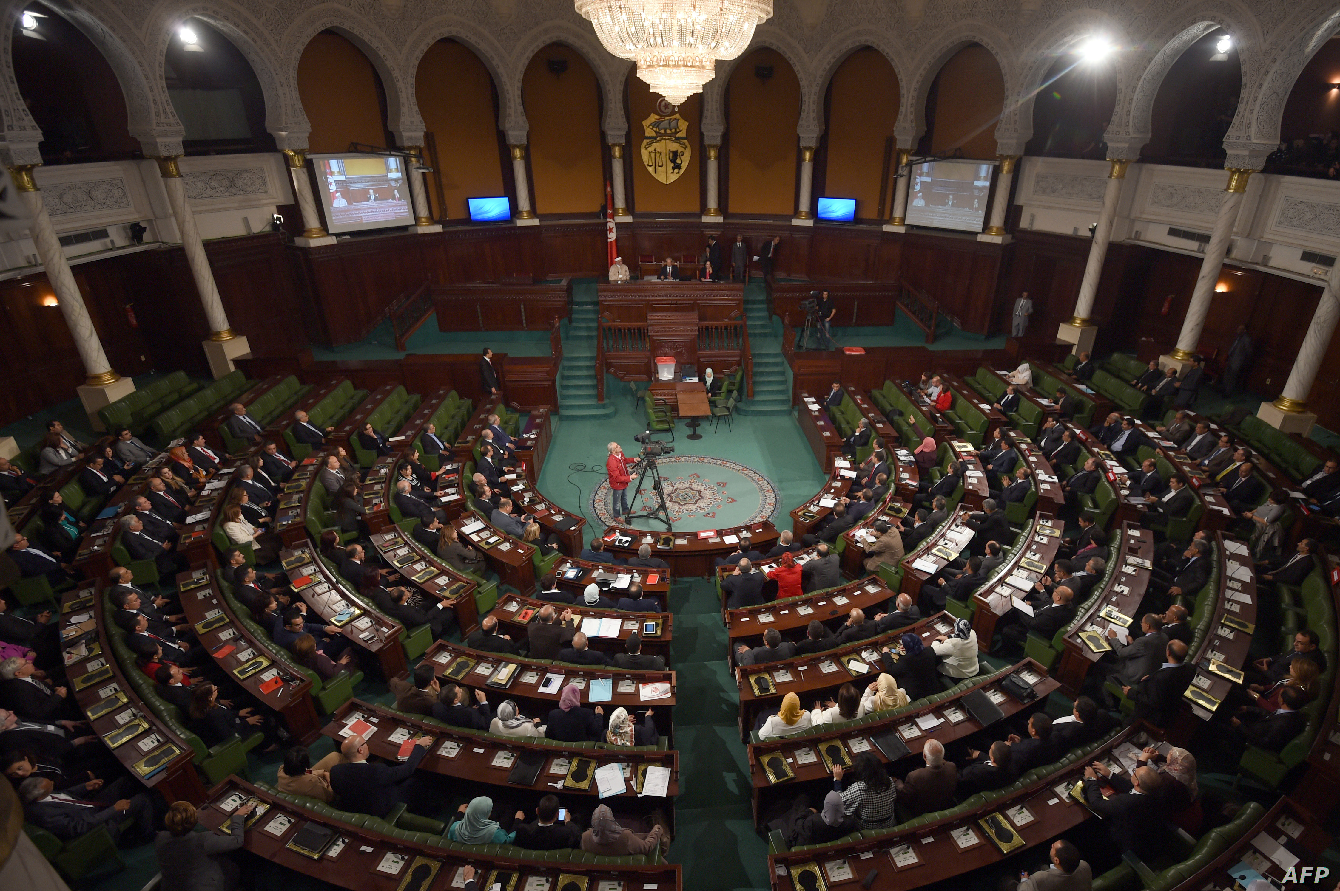 البرلمان التونسي يمنح الثقة لحكومة المشيشي