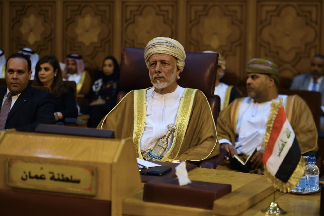 وزير الخارجية العماني يتصل هاتفيا بنظيره الصهيوني