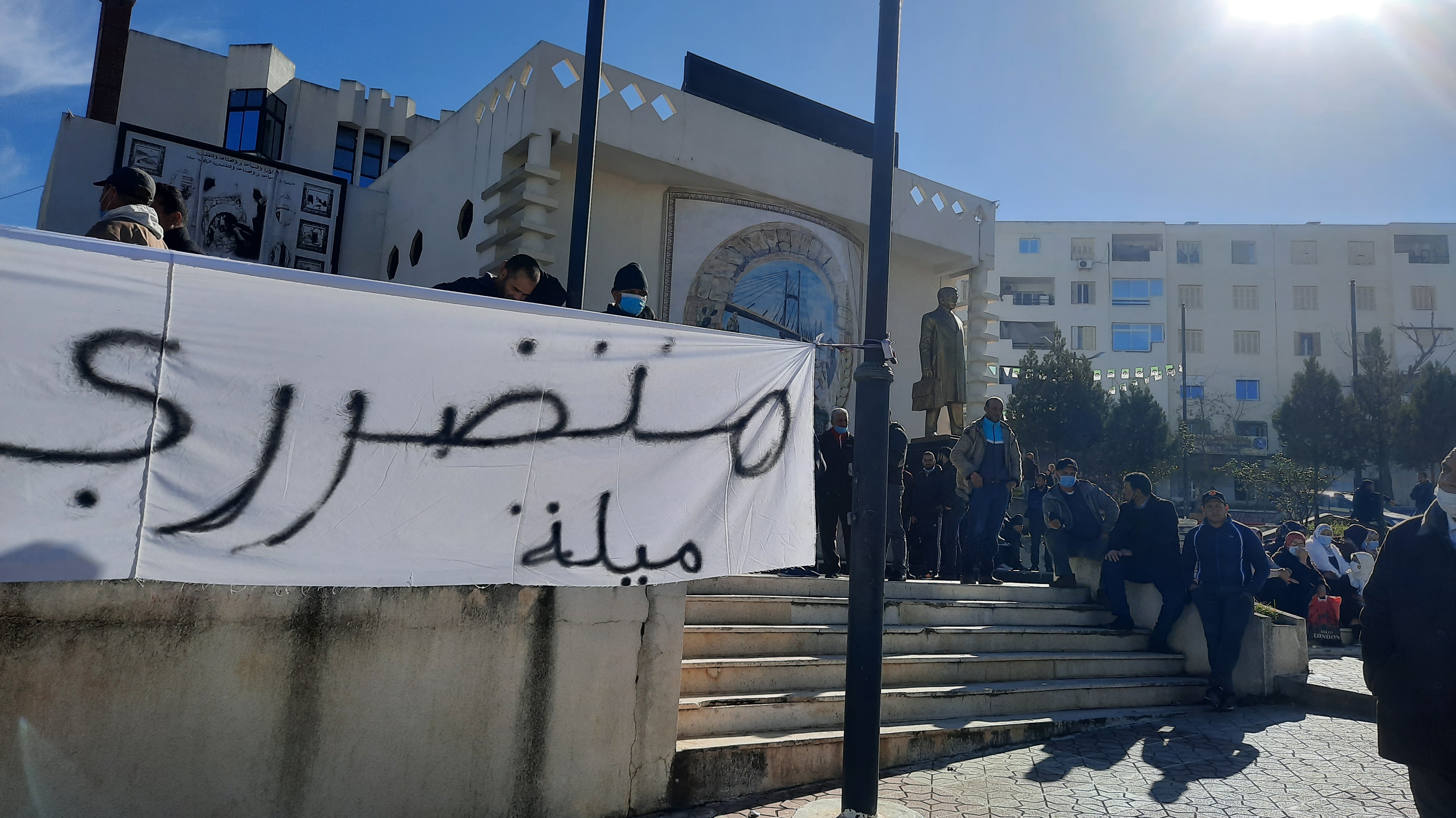 ميلة: المتضررون من الزلزال يحتجون