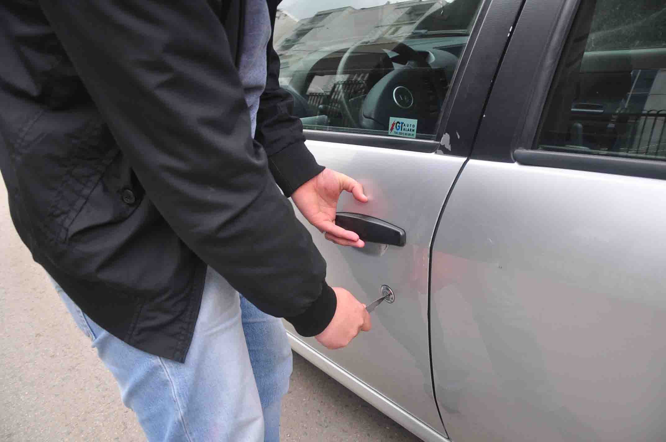 تفكيك شبكة وطنية لسرقة وتزوير المركبات