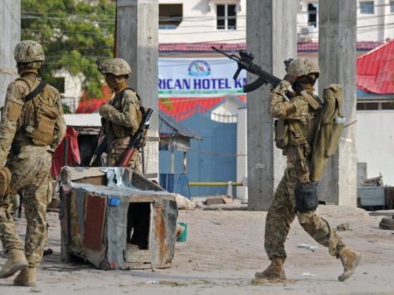 قتلى وجرحى في هجوم استهدف قاعدة عسكرية بالصومال